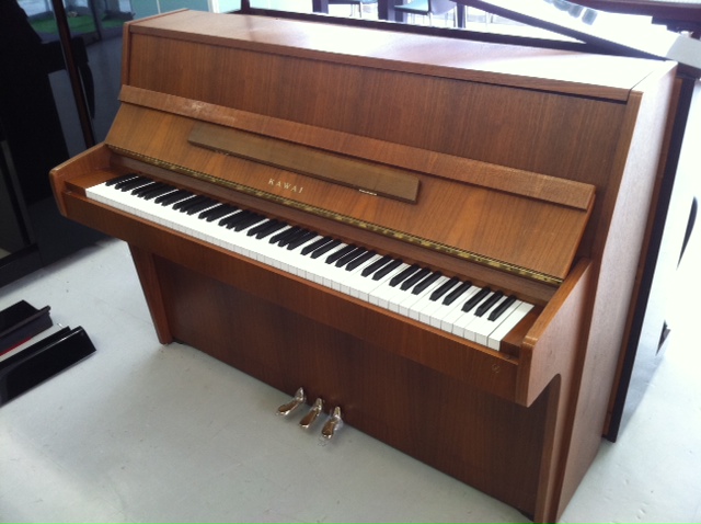 ＫＡＷＡＩピアノＣＥ７